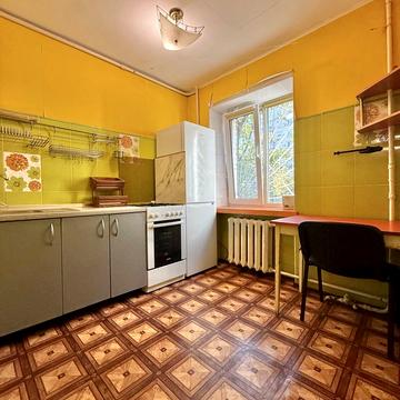 Вінстона Черчилля вул. (Червоноткацька), 20