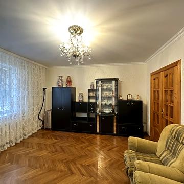 Коломийська вул., 13