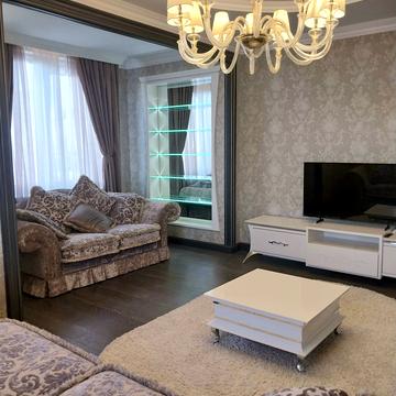 Дмитрівська вул., 82