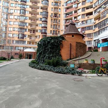 Тіниста вул., 9/12