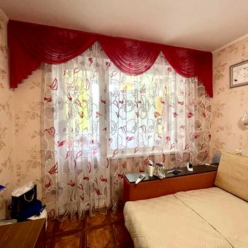Космонавтів вул., 140-Г