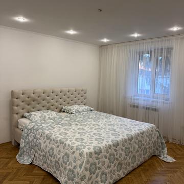 Житомирська вул., 1