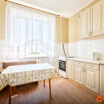 Новодарницька вул., 13
