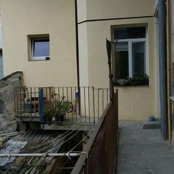 Газова вул., 14