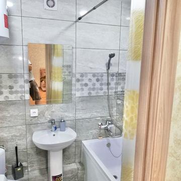 Михайла Лушпи просп. (Космонавтів), 24