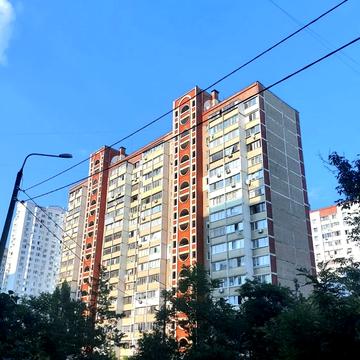 Милославська вул., 3