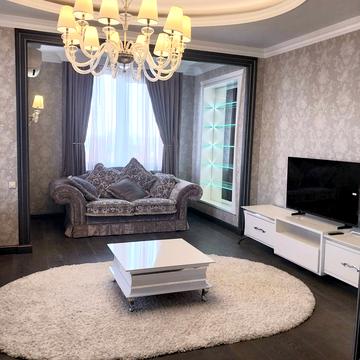 Дмитрівська вул., 82