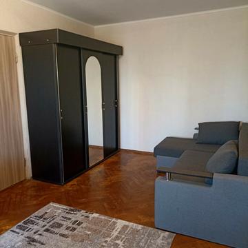 Дарницький бульв., 7
