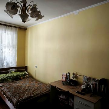 Академіка Корольова вул., 100/1