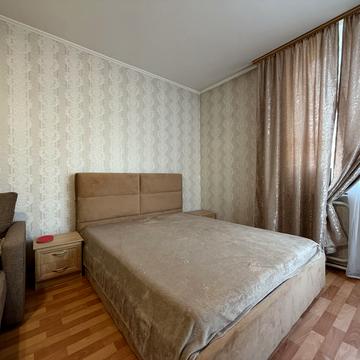 Миколи Бажана просп., 12