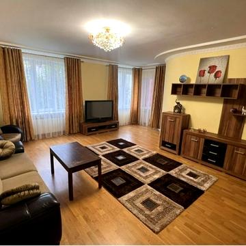 Івана Рубчака вул., 35