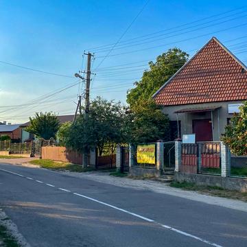 Богдана Хмельницького вул., 154