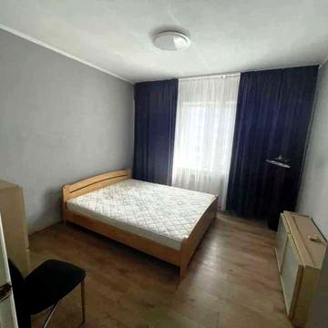 Ревуцького вул., 7
