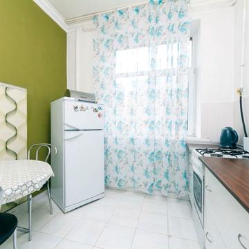 Лесі Українки бульв., 8