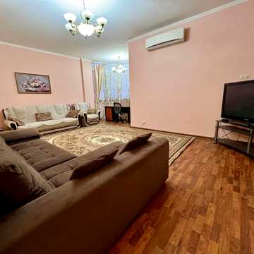 В'ячеслава Чорновола вул., 25