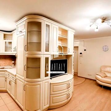 Євгена Коновальця вул. (Щорса), 15 к3
