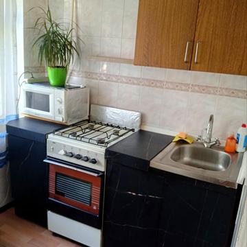 Братиславська вул., 10