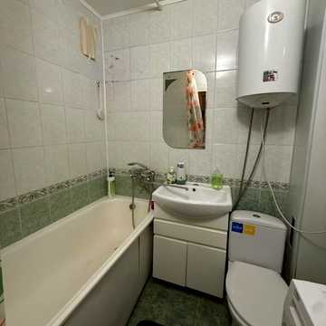 Андрія Первозванного вул. (Стахурського), 2