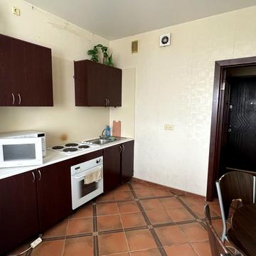 Дніпровська набережна вул., 26