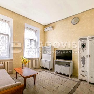 Рейтарська вул., 25