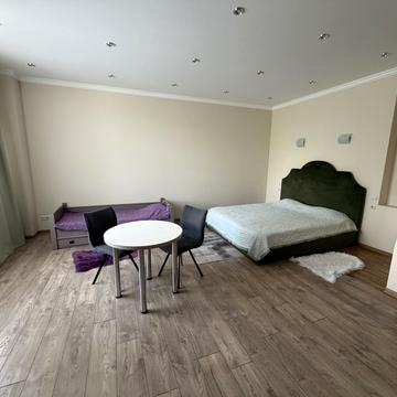 Шевченка просп., 33б