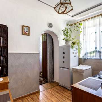 Михайла Грушевського вул., 20