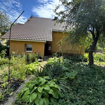 Лікарняна вул., 28