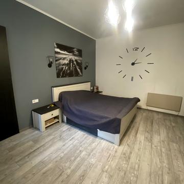Данила Галицького пл., 3
