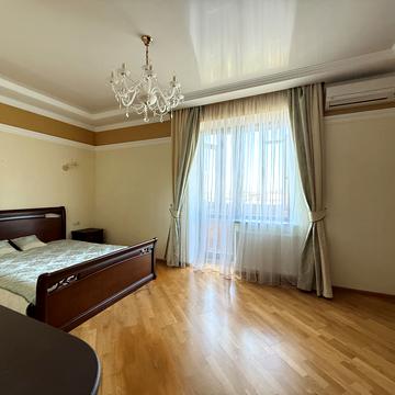 Міщенка вул., 4