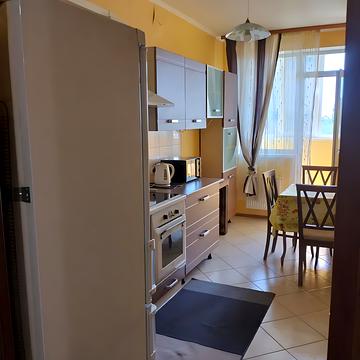 Наталії Ужвій вул., 12