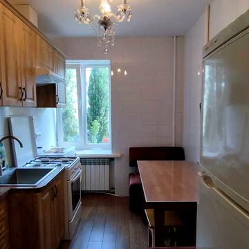 Лесі Українки бульв., 24