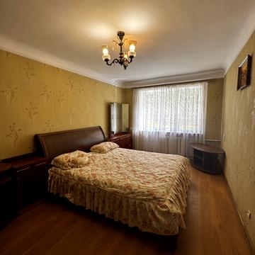 Степана Бандери вул., 36а
