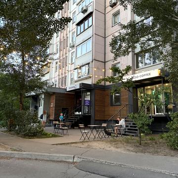 Анни Ахматової вул., 15