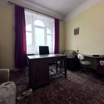 Лесі Українки вул., 16