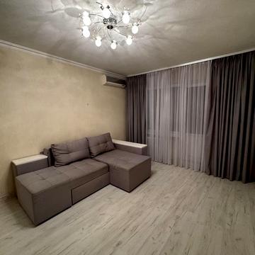 Срібнокільська вул., 8