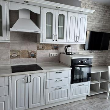 Сім'ї Кульженків вул. (Петра Дегтяренка), 31-Б