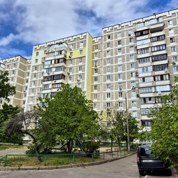 Миколи Лаврухіна вул., 11