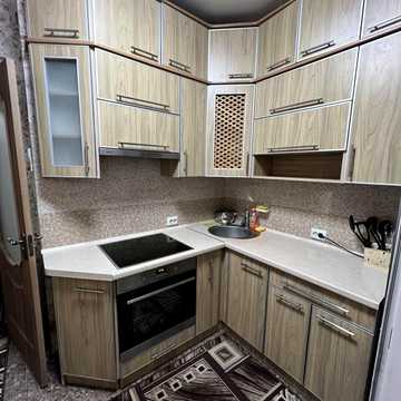 Захисників України вул. (1-го Травня), 42