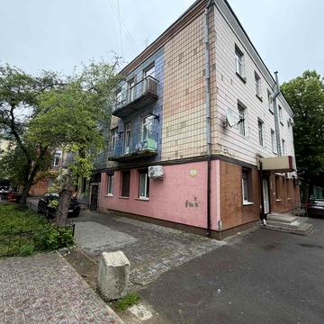 Симона Петлюри вул., 7