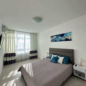 Миколи Гулака вул., Будинок 1