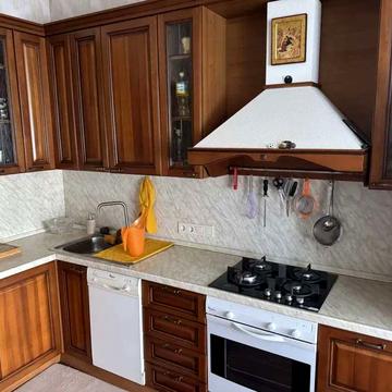 Почайнинська вул., 23
