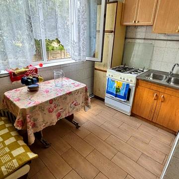 Воскресенська вул., 29