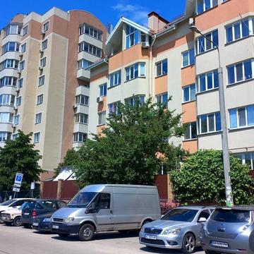Богдана Хмельницького вул., 54
