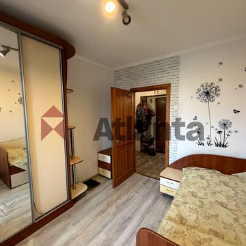 Академіка Корольова вул., 90б
