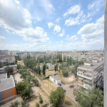Мілютенка вул., 17-Б