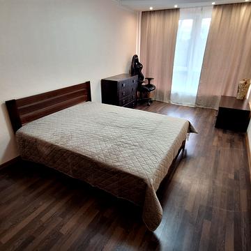 Миколи Ушакова вул., 6