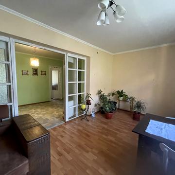 Володимирська вул., 82