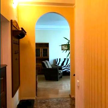Велика Васильківська вул. (Червоноармійська), 112