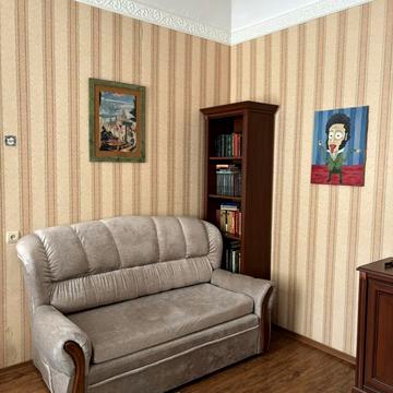 Ніжинська вул., 25