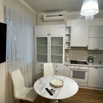 Рея Бредбері вул., 5/15